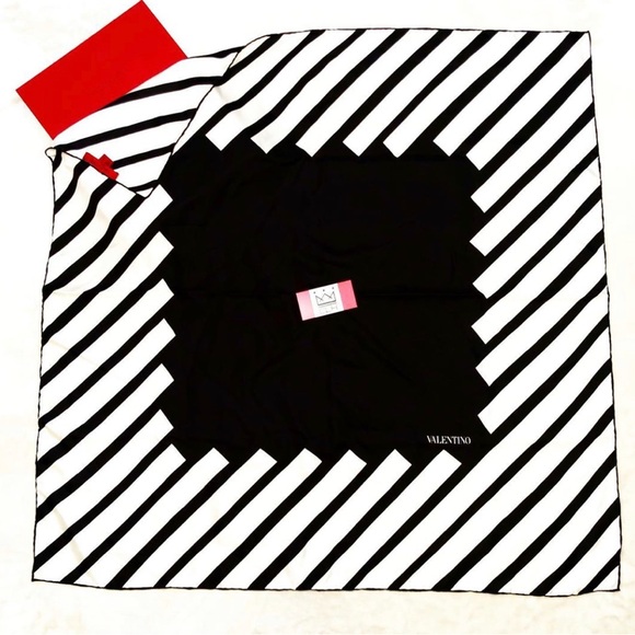VALENTINO SILK SCARF - Picture 3 of 5